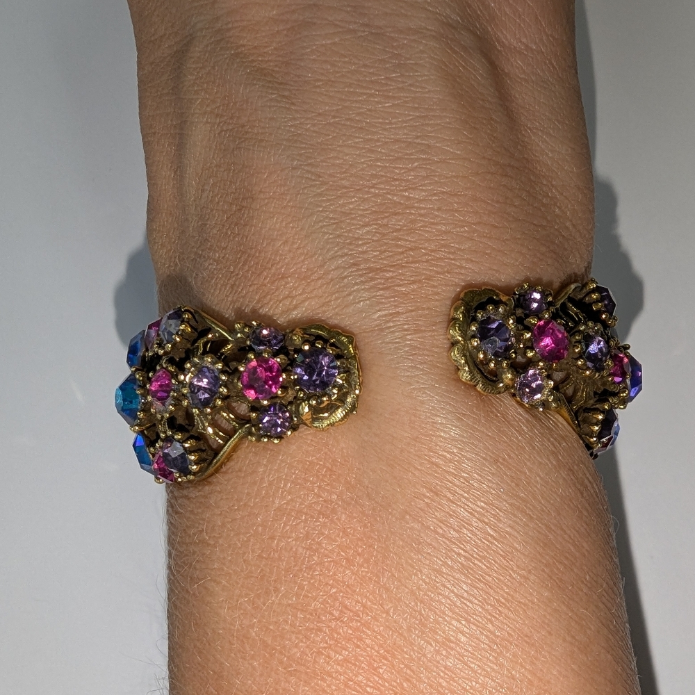 EVC SIGNED WEISS GOLD TONE CRYSTAL RHINESTONES & FX PEARLS HINGE BRACELET & EARR - Picture 4 of 14